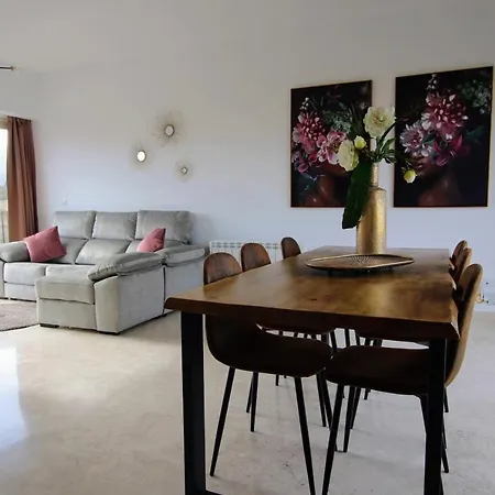 Tess Penthouse Deluxe Sol Andalusi