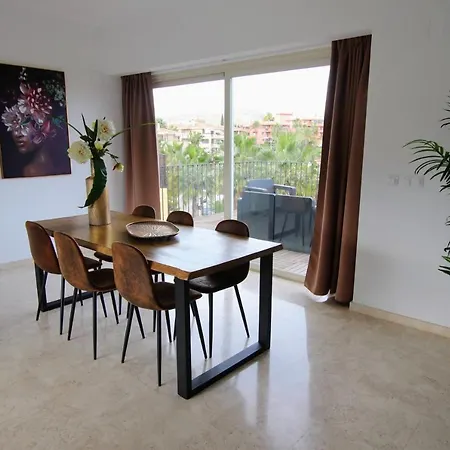 Tess Penthouse Deluxe Sol Andalusi